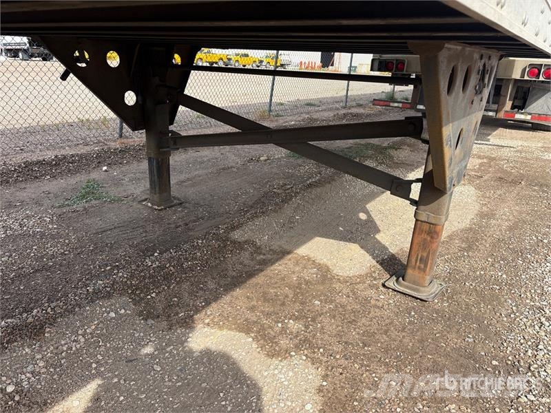 Utility 57 ft x 102 in T/A Van Trailer Dengtos priekabos