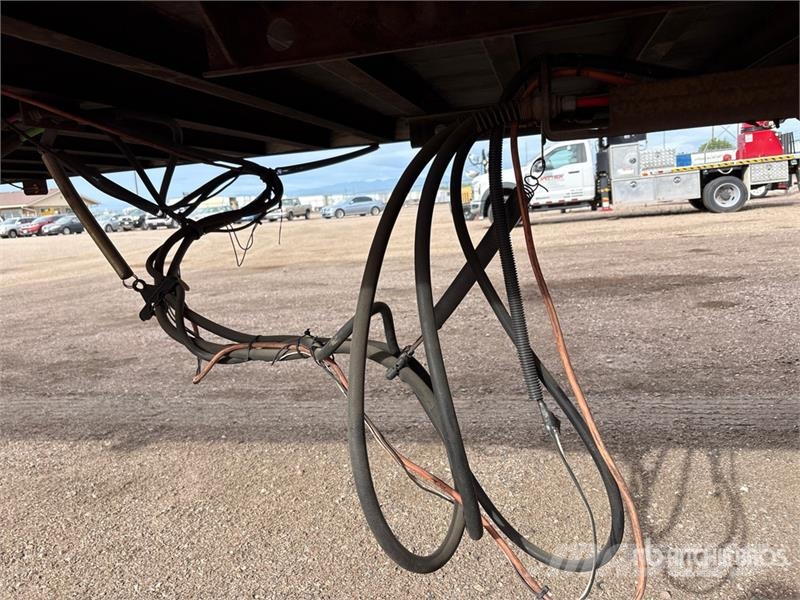 Utility 57 ft x 102 in T/A Van Trailer Прицепы-фургоны