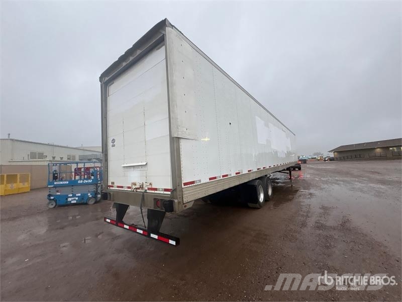 Utility 57 ft x 102 in T/A Van Trailer Ремаркета фургони