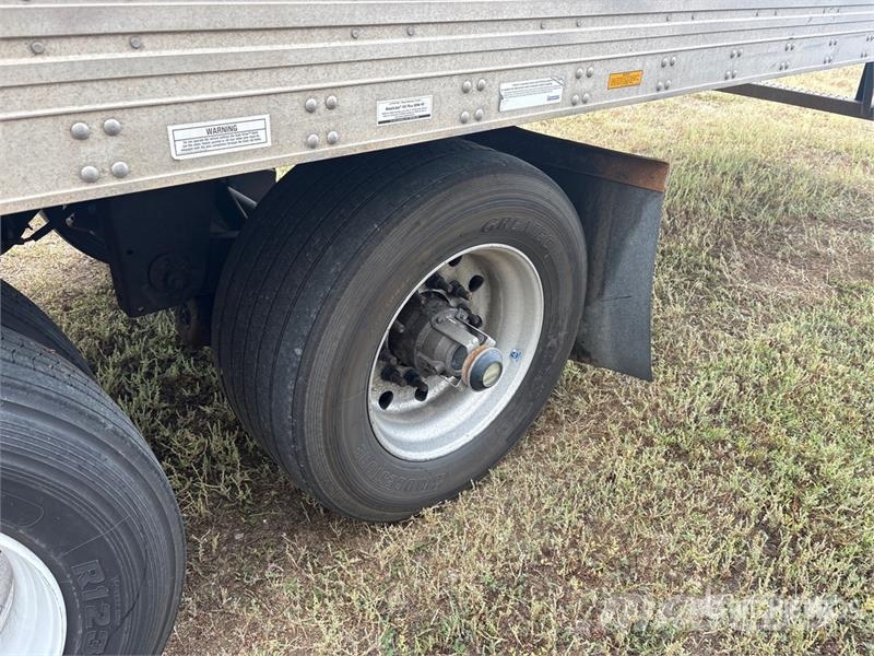 Utility 57 ft x 102 in T/A Van Trailer Furgons