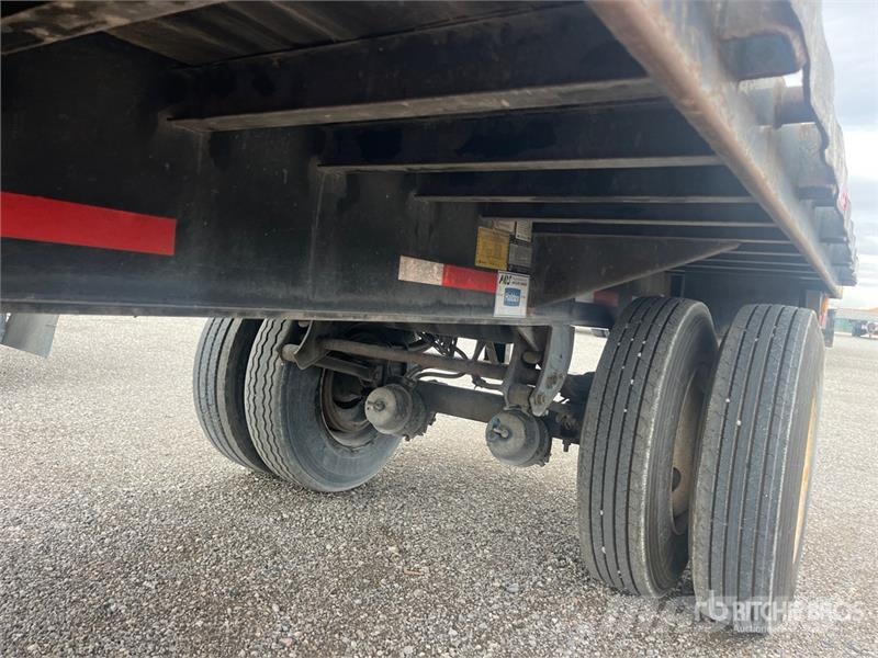 Utility FF2C 27 ft T/A Flatbed Trailer Flatbed/Dropside trailers