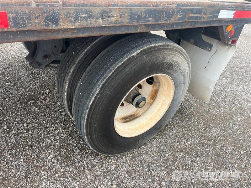 Utility FF2C 27 ft T/A Flatbed Trailer Flatbed/Dropside trailers