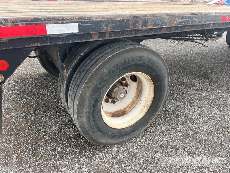 Utility FF2C 27 ft T/A Flatbed Trailer Flatbed/Dropside trailers