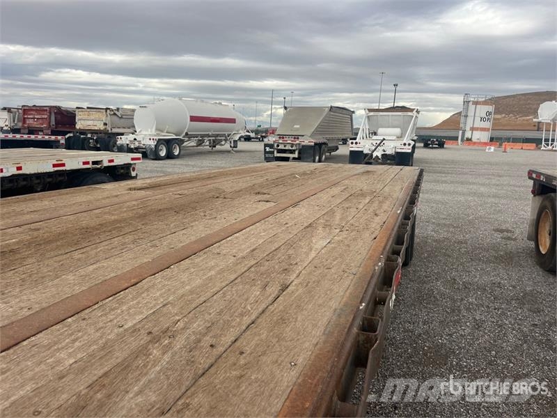 Utility FF2C 27 ft T/A Flatbed Trailer Flatbed/Dropside trailers