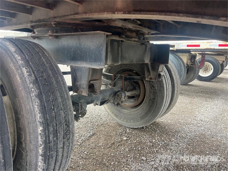 Utility FF2C 27 ft T/A Flatbed Trailer Flatbed/Dropside trailers