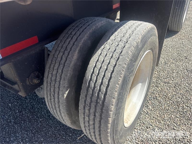 Utility FS2CHA 自卸半挂车