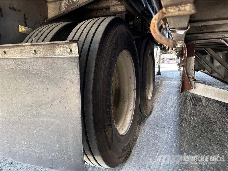 Utility FS2CHE-TL 46 ft T/A Curtain Side Trailer Przyczepy firanki