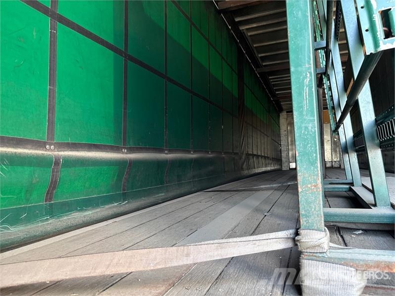 Utility FS2CHE-TL 46 ft T/A Curtain Side Trailer Przyczepy firanki