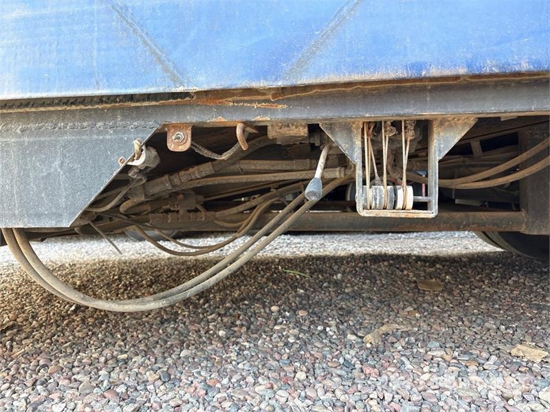 Utility T/A 8 Car Enclosed Car Carrier Trailer Araç nakil yari çekicileri