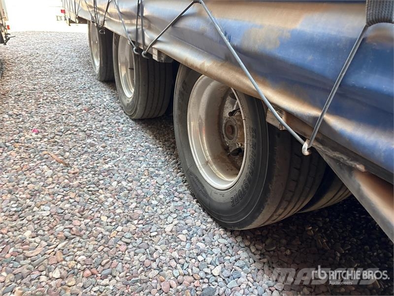 Utility T/A 8 Car Enclosed Car Carrier Trailer Araç nakil yari çekicileri
