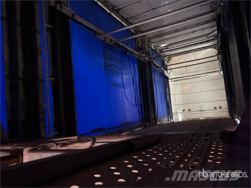 Utility Tri/A 8 Car Enclosed Car Carrier Trailer Vehicle transport semi-trailers