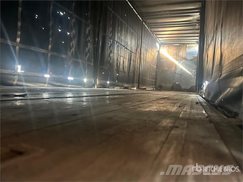 Utility TS2CDHE 53 ft T/A Curtain Side Trailer مقطورات بغطاء جانبي