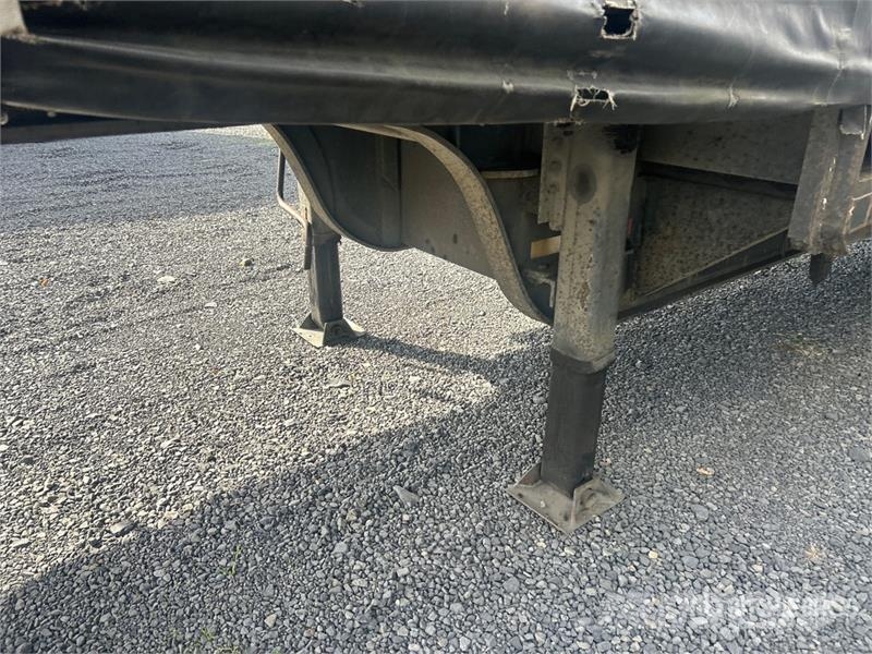 Utility TS2CDHE 53 ft T/A Curtain Side Trailer مقطورات بغطاء جانبي