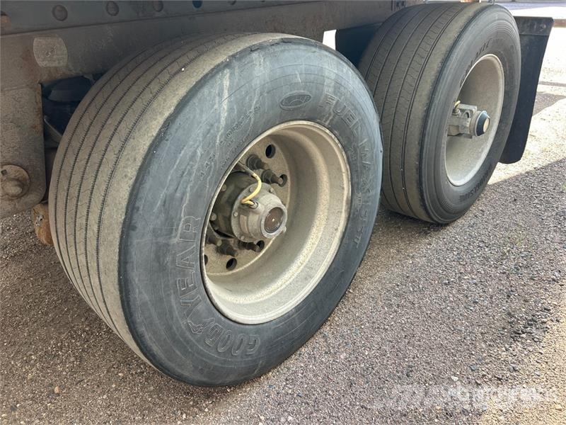Utility VS2DX Gesloten opbouw trailers