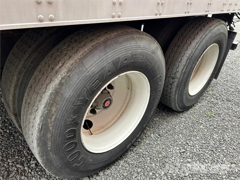 Utility VS2RA 36 ft x 102 in T/A Refrigerated Trailer Semi Reboques Isotérmicos