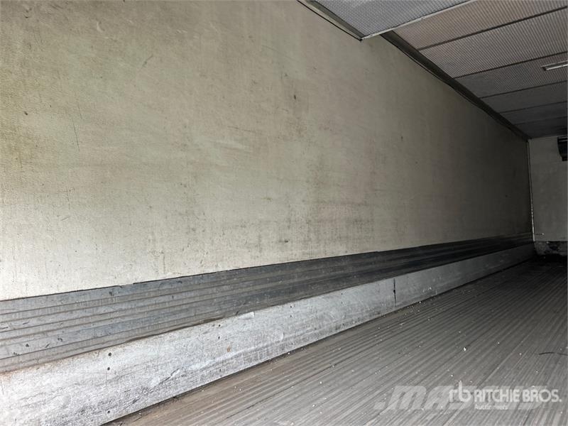 Utility VS2RA 36 ft x 102 in T/A Refrigerated Trailer Semi Reboques Isotérmicos