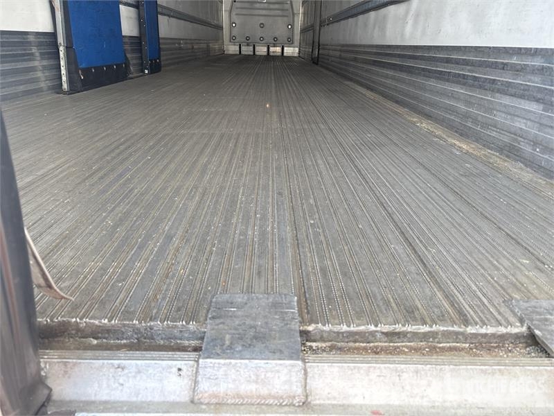 Utility VS2RA 45 ft x 102 in T/A Refrigerated Trailer Kühlauflieger