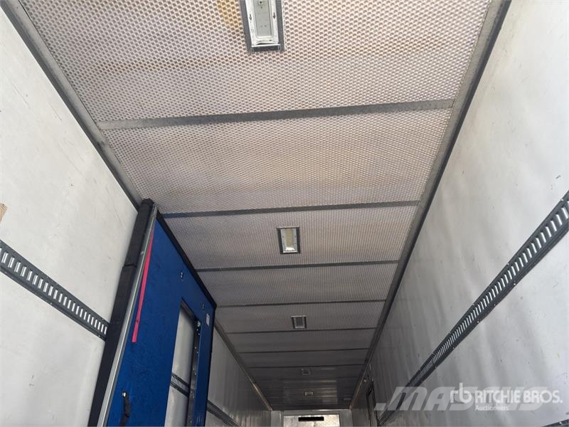 Utility VS2RA 45 ft x 102 in T/A Refrigerated Trailer Kühlauflieger