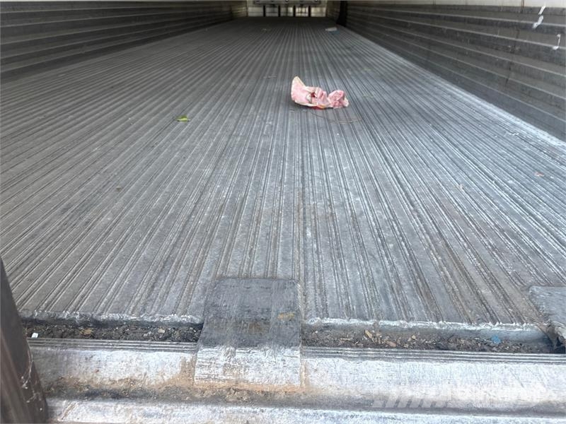 Utility VS2RA 48 ft T/A Refrigerated Trailer 保温半挂车