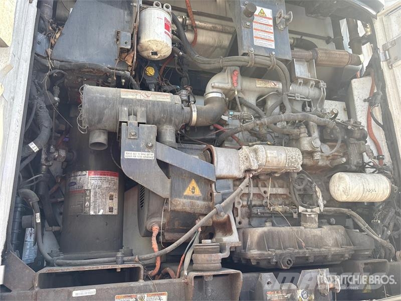 Utility VS2RA 48 ft T/A Refrigerated Trailer 冷凍冷蔵トレーラー