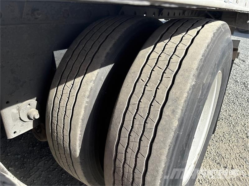 Utility VS2RA 48 ft T/A Refrigerated Trailer 冷凍冷蔵トレーラー