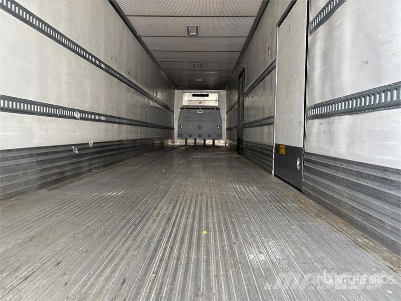 Utility VS2RA 48 ft x 102 in T/A Refrigerated Trailer 冷凍冷蔵トレーラー