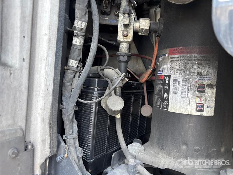 Utility VS2RA 48 ft x 102 in T/A Refrigerated Trailer 冷凍冷蔵トレーラー
