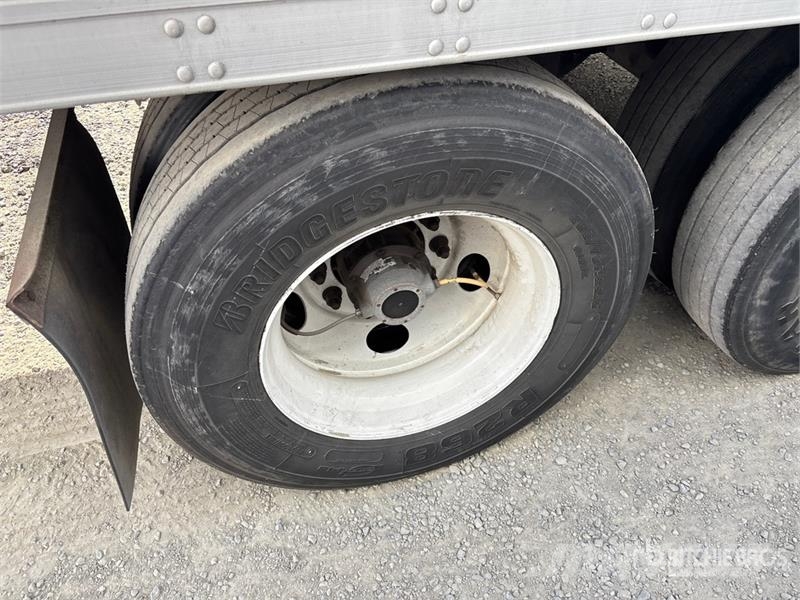 Utility VS2RA 48 ft x 102 in T/A Refrigerated Trailer 冷凍冷蔵トレーラー