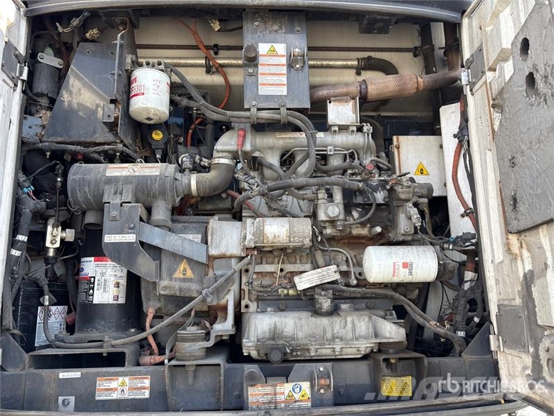 Utility VS2RA 48 ft x 102 in T/A Refrigerated Trailer 冷凍冷蔵トレーラー