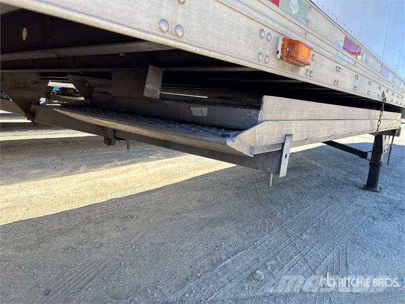 Utility VS2RA 48 ft x 102 in T/A Multi -Temp Refrigerated  Temperature controlled semi-trailers