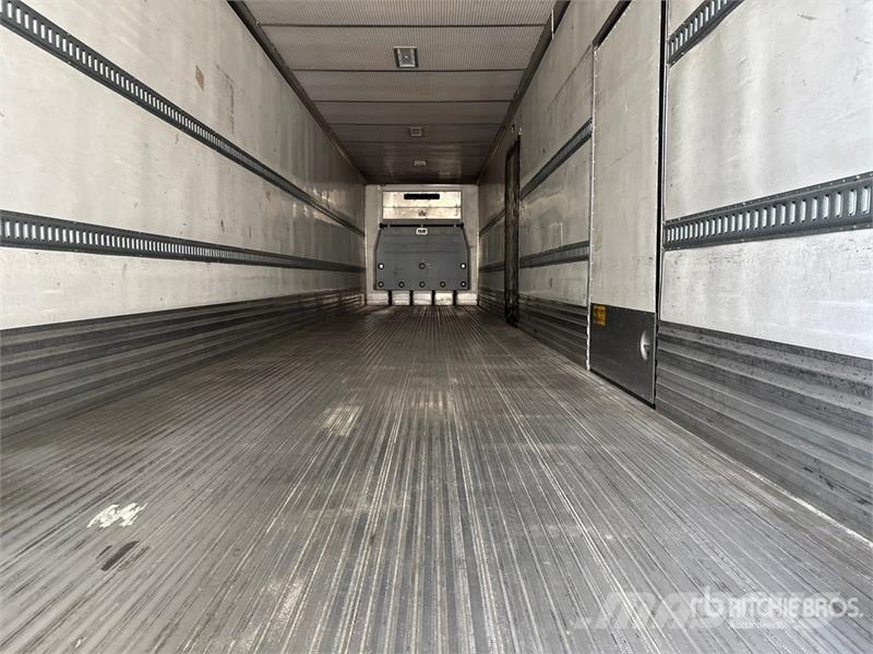 Utility VS2RA 48 ft x 102 in T/A Refrigerated Trailer 冷凍冷蔵トレーラー