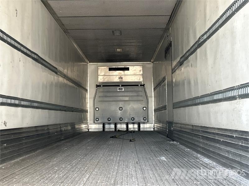 Utility VS2RA 48 ft x 102 in T/A Refrigerated Trailer 冷凍冷蔵トレーラー