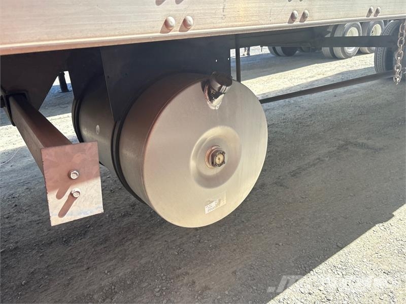 Utility VS2RA 48 ft x 102 in T/A Multi -Temp Refrigerated  Temperature controlled semi-trailers