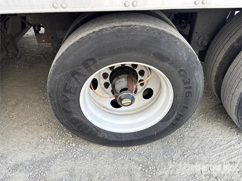 Utility VS2RA 48 ft x 102 in T/A Refrigerated Trailer 冷凍冷蔵トレーラー