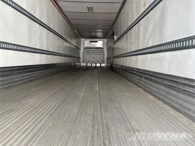 Utility VS2RA 48 ft x 102 in T/A Refrigerated Trailer 冷凍冷蔵トレーラー