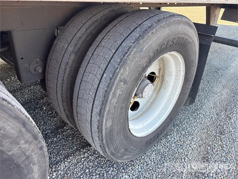 Utility VS2RA 48 ft x 96 in T/A Refrigerated Trailer Temperature controlled semi-trailers