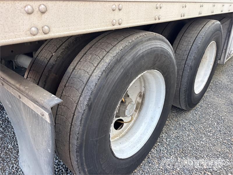 Utility VS2RA 48 ft x 96 in T/A Refrigerated Trailer Temperature controlled semi-trailers