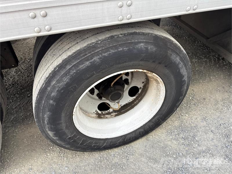 Utility VS2RA 48 ft x 102 in T/A Refrigerated Trailer 冷凍冷蔵トレーラー