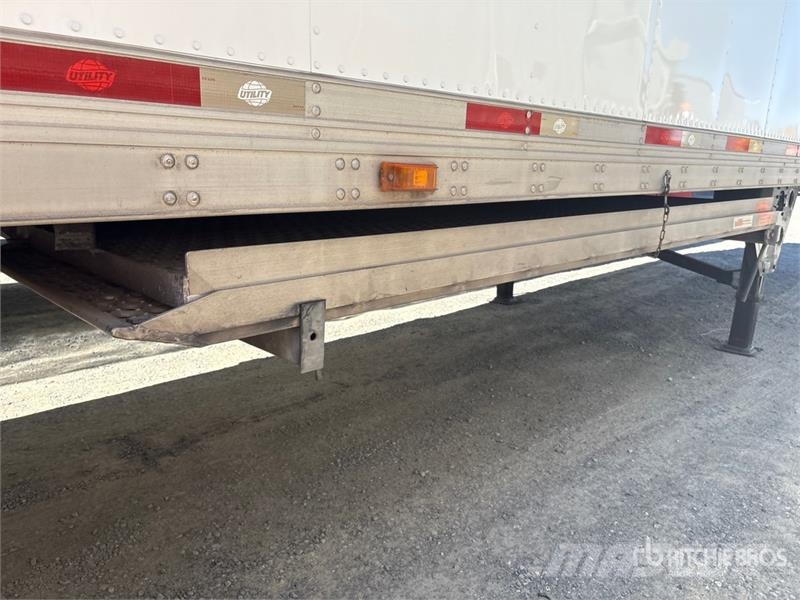Utility VS2RA 48 ft x 102 in T/A Multi -Temp Refrigerated  Temperature controlled semi-trailers