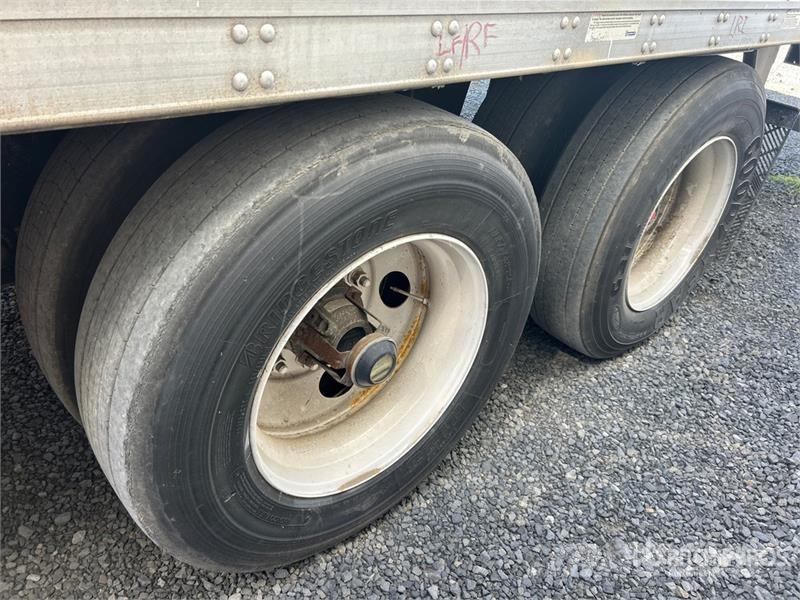 Utility VS2RA 48 ft x 102 in T/A Refrigerated Trailer 冷凍冷蔵トレーラー