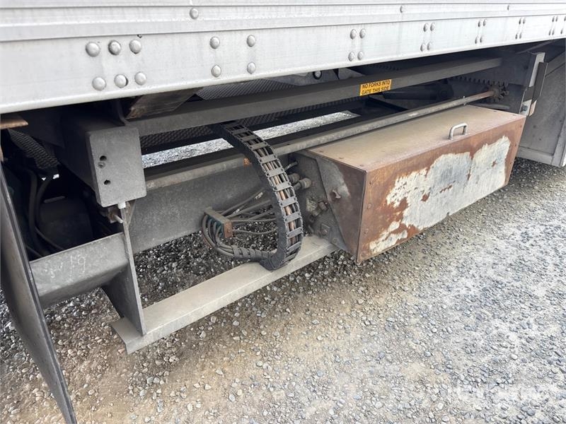 Utility VS2RA 48 ft x 102 in T/A Refrigerated Trailer 冷凍冷蔵トレーラー