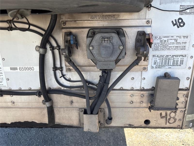 Utility VS2RA 48 ft x 102 in T/A Multi -Temp Refrigerated  Temperature controlled semi-trailers