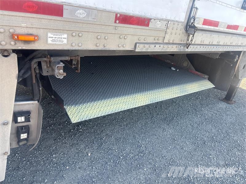 Utility VS2RA 48 ft x 102 in T/A Refrigerated Trailer 冷凍冷蔵トレーラー