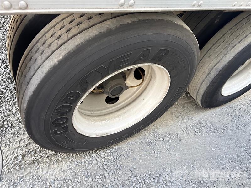 Utility VS2RA 48 ft x 102 in T/A Refrigerated Trailer 冷凍冷蔵トレーラー