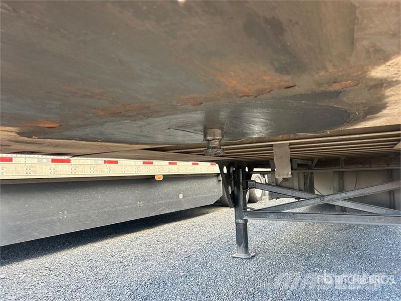 Utility VS2RA 48 ft x 102 in T/A Refrigerated Trailer 冷凍冷蔵トレーラー