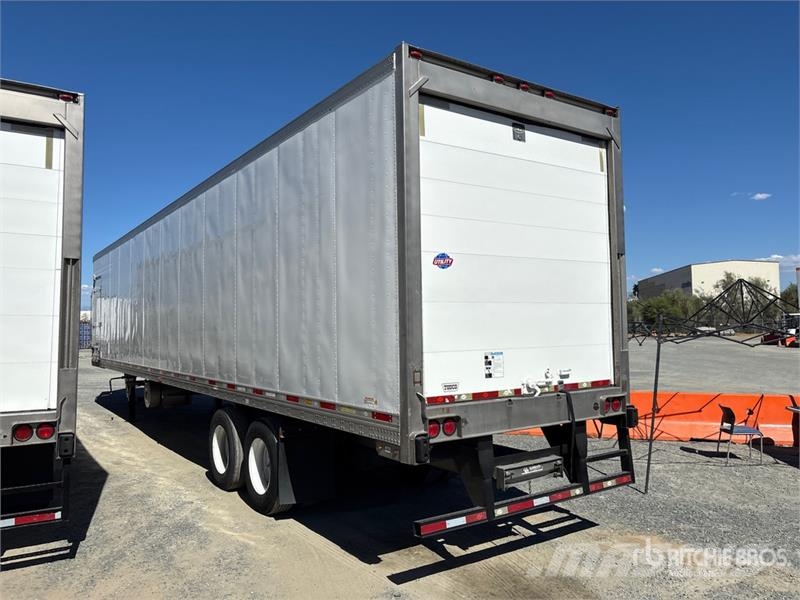 Utility VS2RA 48 ft x 102 in T/A Multi -Temp Refrigerated  Temperature controlled semi-trailers