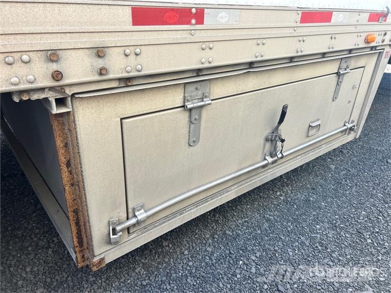 Utility VS2RA 48 ft x 102 in T/A Refrigerated Trailer 冷凍冷蔵トレーラー