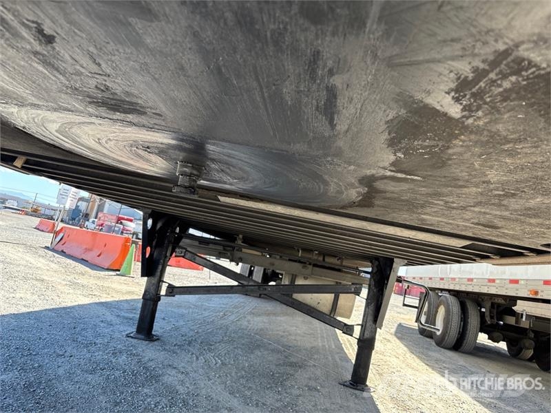 Utility VS2RA 48 ft x 102 in T/A Multi -Temp Refrigerated  Temperature controlled semi-trailers