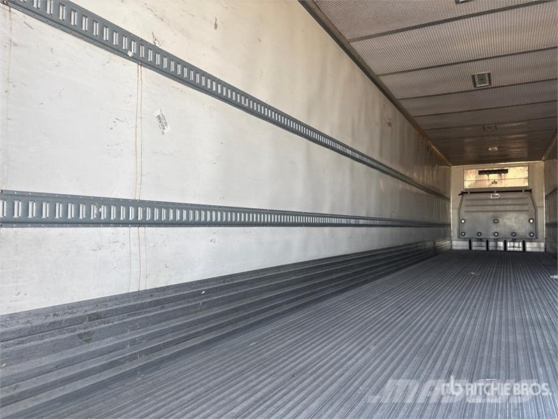 Utility VS2RA 48 ft x 102 in T/A Refrigerated Trailer 冷凍冷蔵トレーラー