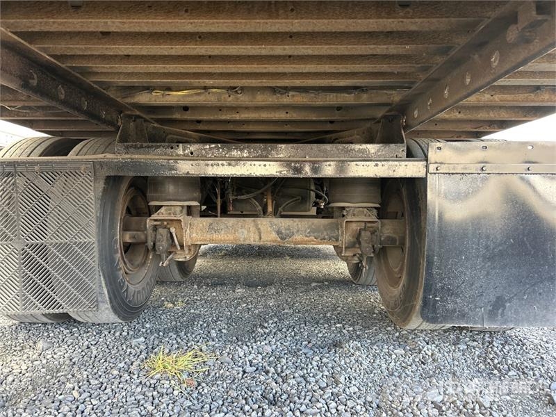 Utility VS2RA 48 ft x 102 in T/A Refrigerated Trailer 冷凍冷蔵トレーラー